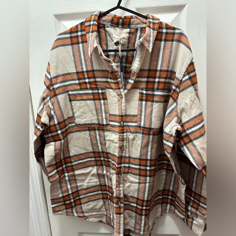 Universal thread plaid top
